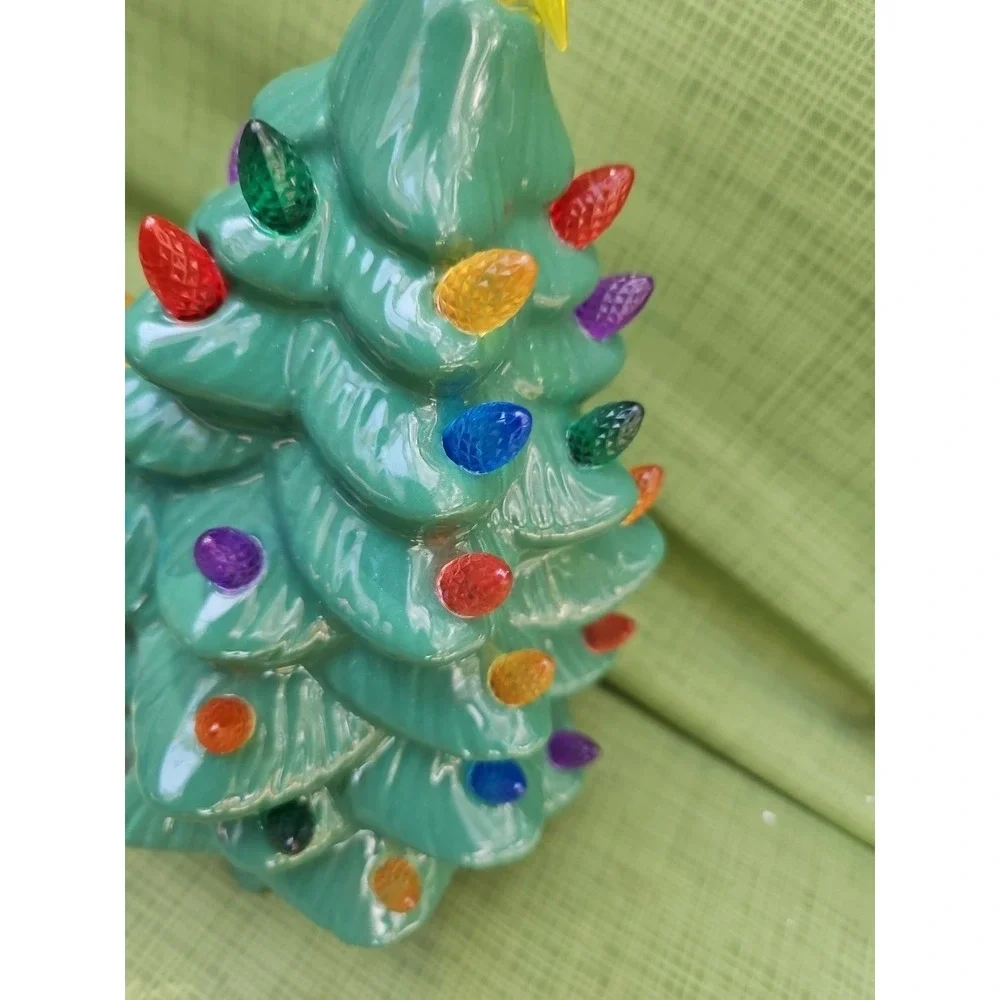 Mr. Christmas Porcelain Christmas Tree LED‎ Lighted Nostalgia 10